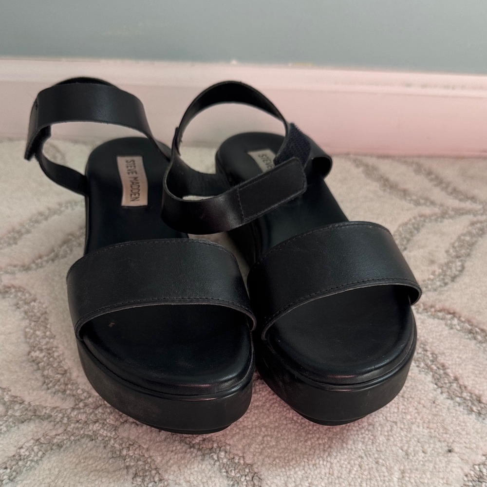 Steve Madden Black Platform Sandals with Ankle Strap size 8